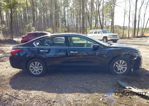 2017 Nissan Altima 2.5 S из США, поврежденный, VIN 1N4AL3AP7HC236587